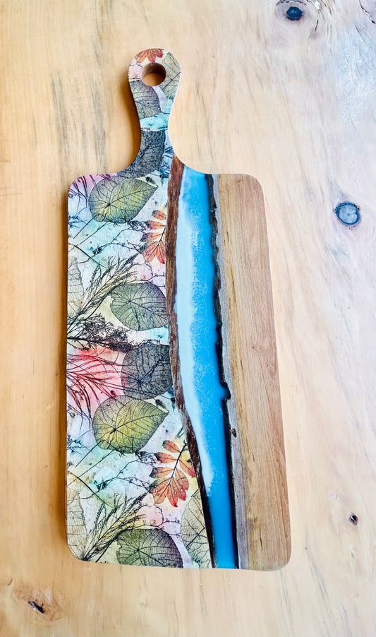 Wood and Resin Serving Board - Leaf Essence