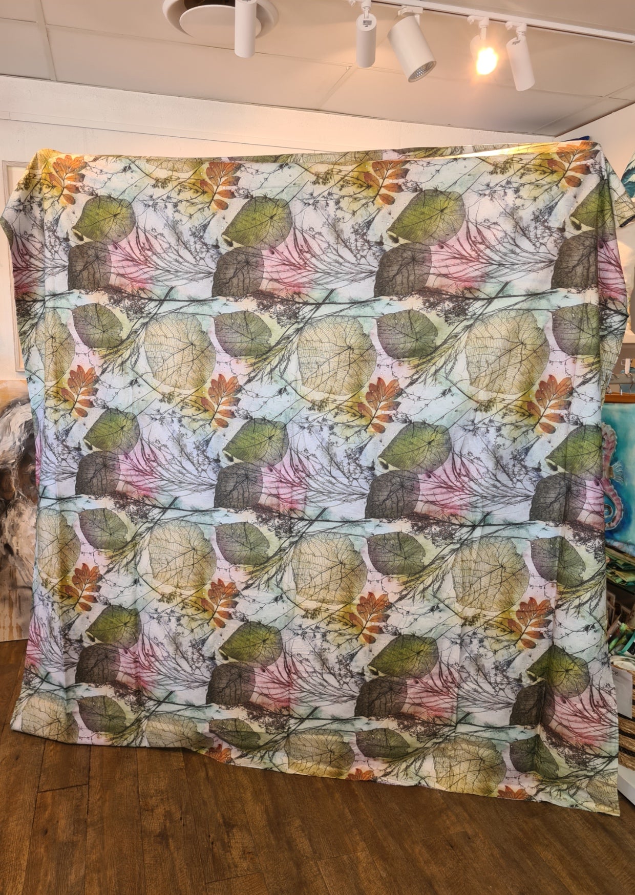 DOUBLE SIDED Quilt cover - Leaf Essence/Dark Dragonfly